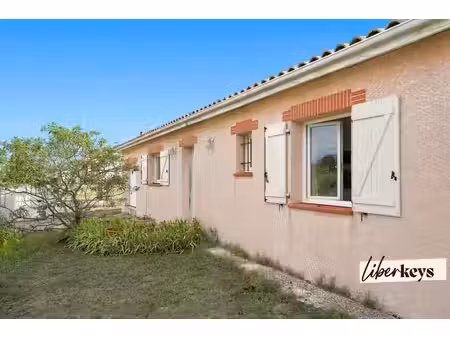 villa de plain pied   jardin