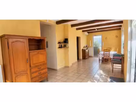 bas de villa t4 71 m2 jardin et garages