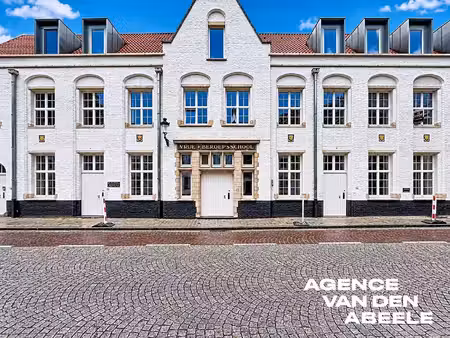 prachtige nieuwbouwwoning met garage en tuin
