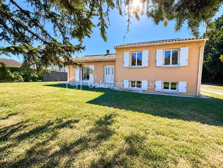 maison traditionnelle de 112 m² à sevres-anxaumont
