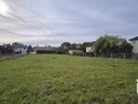 vente terrain à pacy-sur-eure (27120) : à vendre / 581m² pacy-sur-eure