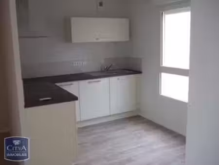 location appartement 3 pièces à auray za sud ouest (56400) : à louer 3 pièces / 75m² auray
