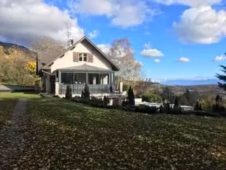 location maison meublé à gex (01170) : à louer meublé / 200m² gex