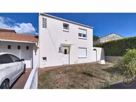 maison la roche sur yon sud