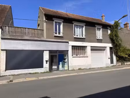 loft avec commerce et garage à nemours