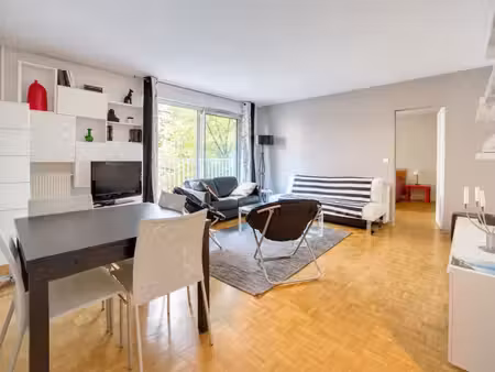 tres beau t2 avec balcon - volontaires/ vaugirard