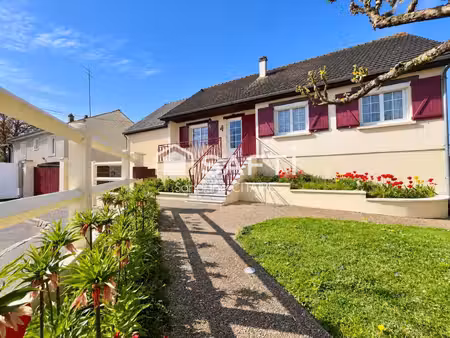 maison lumineuse 4 chambres avec jardin à croth