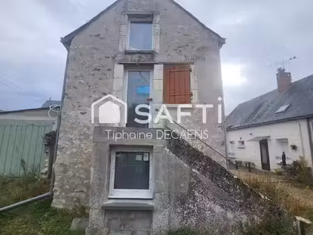 maison de ville en cours de travaux  avec cours extérieur