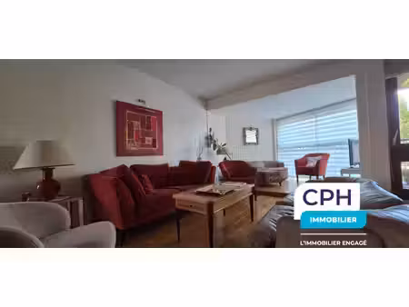 coup de coeur pour ce vaste appartement idéalement situé à 2 pas de parly2