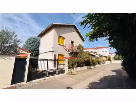 maison de caractère 152m² avec jardin  box/atelier et caves