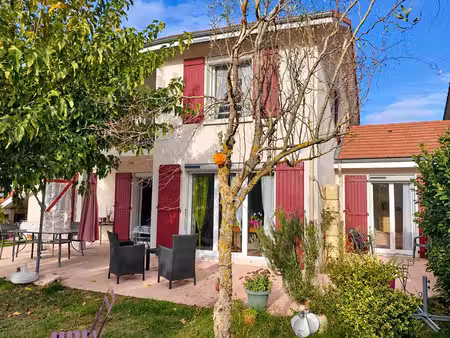 maison saint etienne de saint geoirs 5 pièce(s) 100 m2