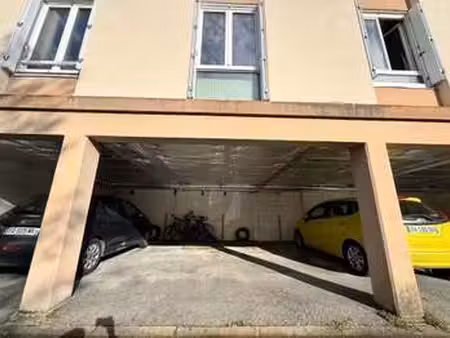 vente garage et parking à nantes saint-pasquier (44000) : à vendre / nantes saint-pasquier