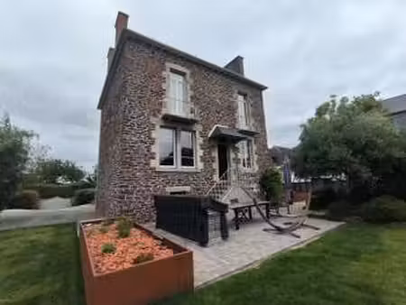 vente maison à saint-méen-le-grand (35290) : à vendre / 215m² saint-méen-le-grand