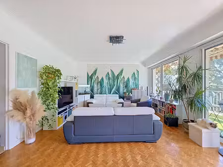 vente appartement 5 pièces  107.00m²  avrillé
