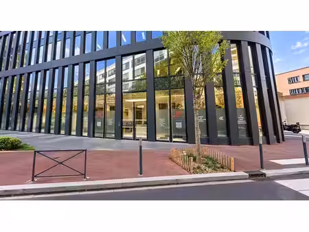 location commerce issy les moulineaux 92130 297m²