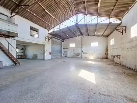 location entrepôt roquebrune sur argens 83520 456m²