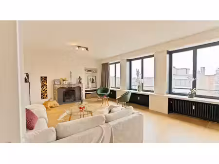 karaktervol appartement met panoramisch zicht in hartje kortrijk met garage