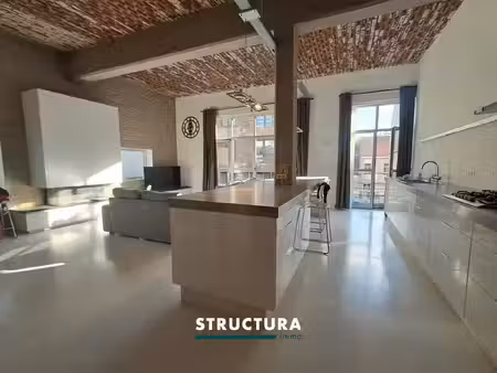 karaktervolle loft met 3 slaapkamers in hartje merchtem