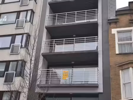 instapklaar recent appartement met terras op een centrale ligging