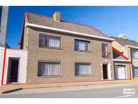 woning met potentieel in centrum alveringem