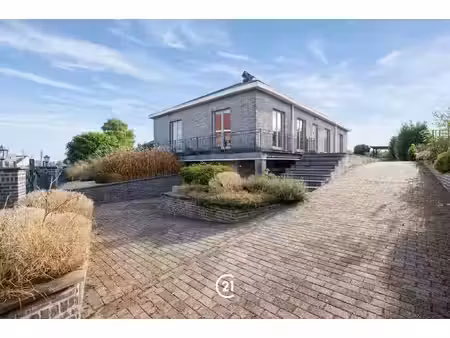 villa bungalow met 3 slaapkamers  tuin en weide op +/-40are
