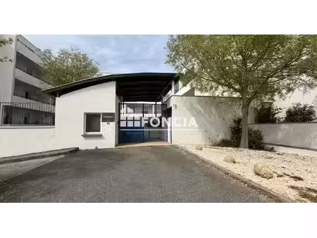 dans résidence avec gardienne  beau 3 pièces de 61 m2 + balcon  parking en sous-sol  actue