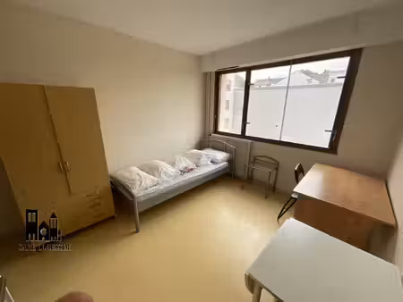 a louer - quartier avaricum - studio meublé