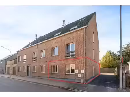 gelijkvloers app met 2 slpkmrs centrum eksaarde