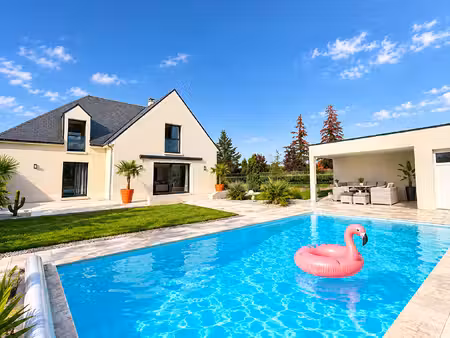 vente maison 8 pièces  233.00m²  saint