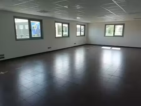 location bureau saint jean de la neuville 300 m²