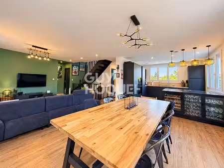maison rénovée de 140 m² en lisière de forêt à vineuil-saint-firmin