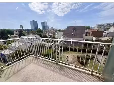 2 pièces traversant avec balcon - vue dégagée - mairie de montreuil