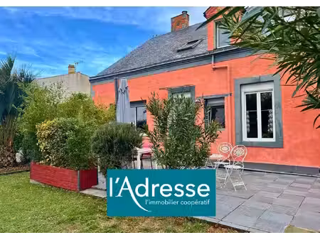 vente maison 8 pièces  230.00m²  beauvoir