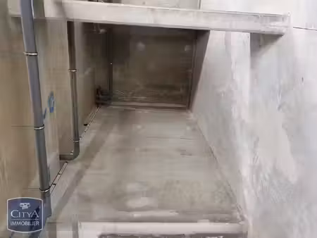 parking à louer - tours (37) - 85€