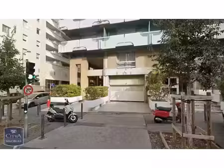 parking à louer 9 m² - marseille 6e arrondissement (13006) - 139€