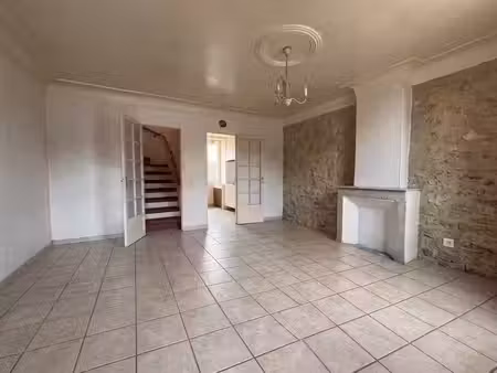 maison de village t4 avec garage a vendre sur peyrolles en p