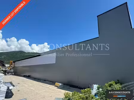 location local commercial