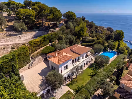 villa d’exception dominant la méditerranée