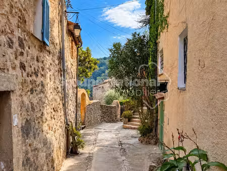 charmant studio au coeur du village d'auribeau