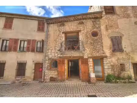 charmante maison de village de 147 m² à coursegoules