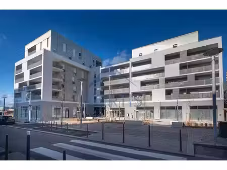 location local commercial 195m² rillieux la pape 69140