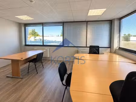 location local professionnel 168m² st fons 69190