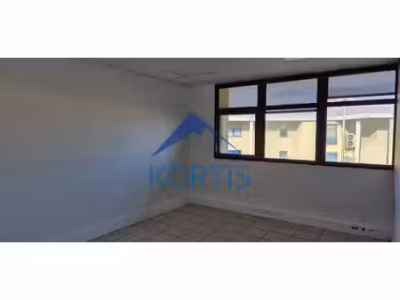 location local professionnel 509m² bron 69500