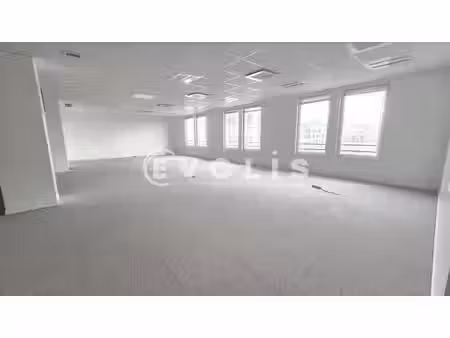 location bureaux chessy 77700 133m²
