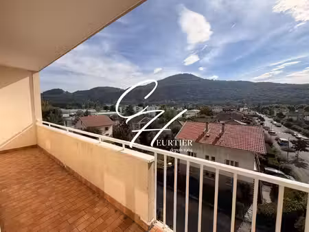 eybens - appartement t3 - refait a neuf