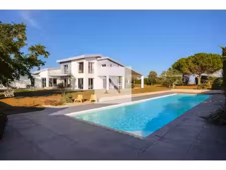 villa 284 m² avec piscine à marsilly