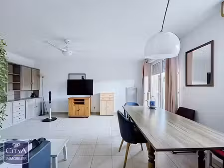 appartement à vendre 3 pièces 62.6 m² - saint-gilles (30) - 99 000€