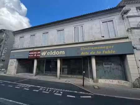 immeuble de rapport centre ville de cozes