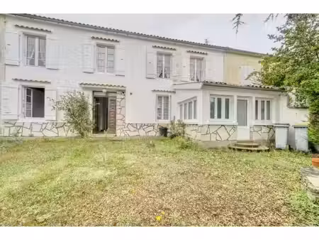maison en pierre 5 pièces de 119 m² à genouillé