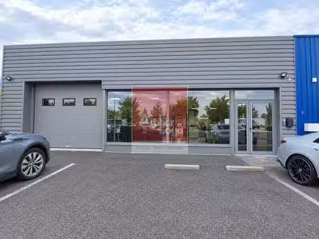 location local commercial 1 052m² sens 89100
